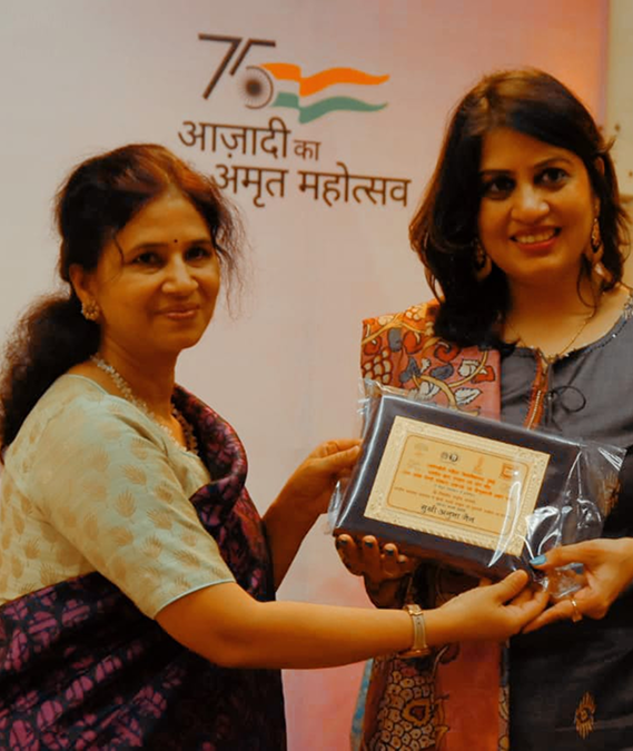 Journalist Anubha Jain welcomed by Dr-Vatsala Shukla
